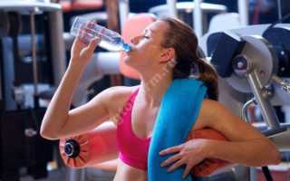 Пить ли воду во время тренировки?